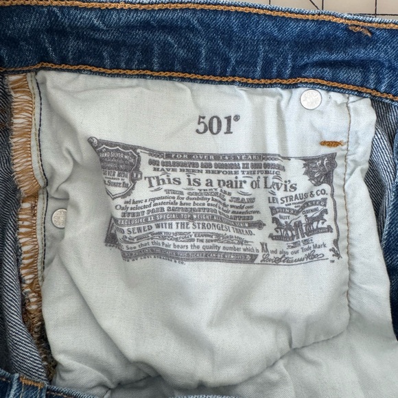 Levi’s Original Cropped 501 Jeans, Medium Wash size 32 - Picture 4 of 8
